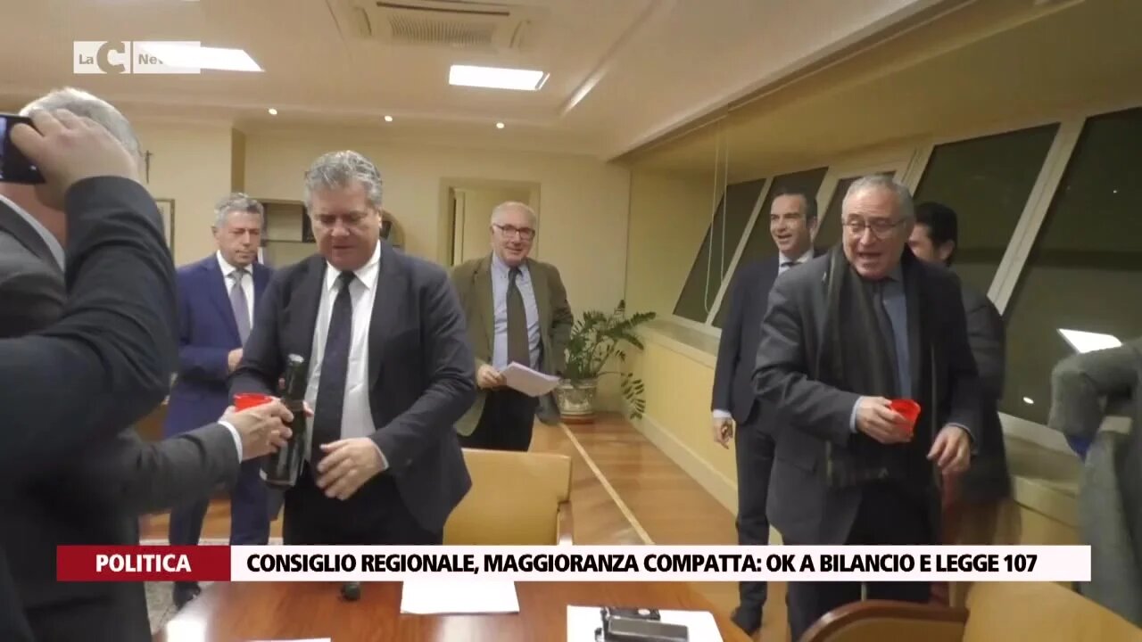 Consiglio regionale, maggioranza compatta: ok a bilancio e legge 107