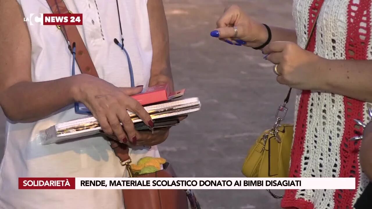 Rende, materiale scolastico donato ai bimbi disagiati