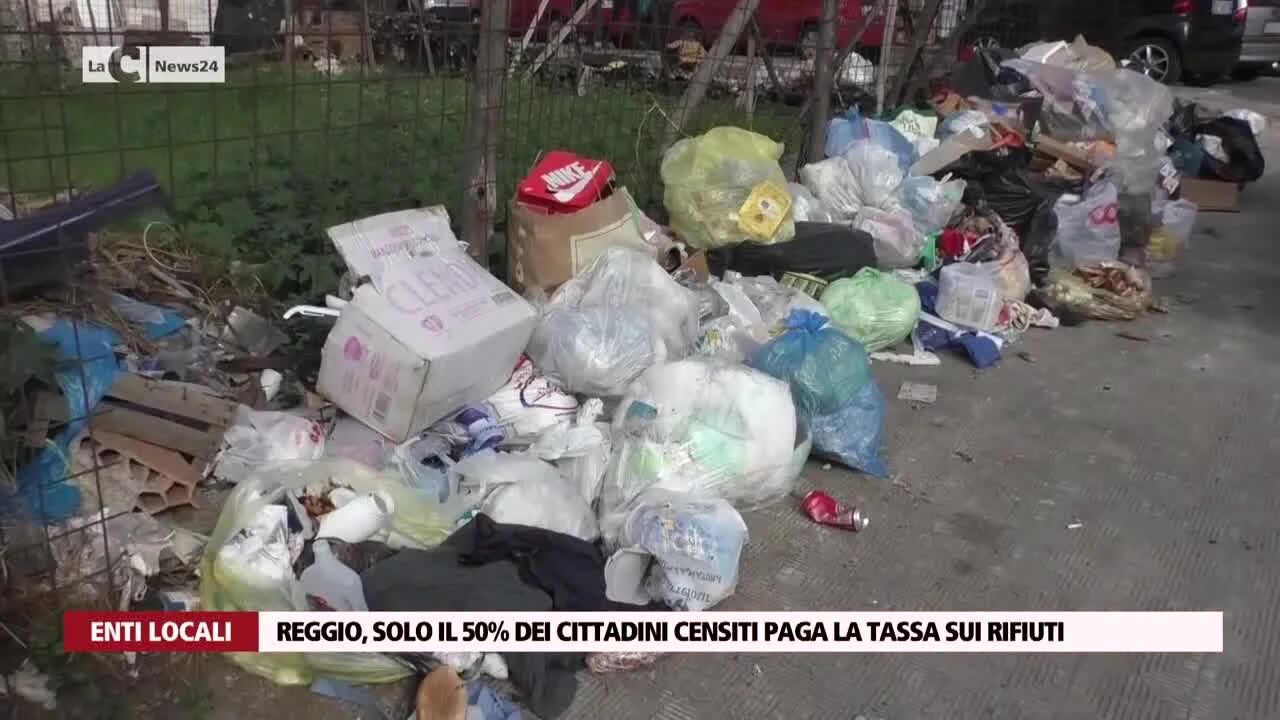 Reggio, solo il 50% dei cittadini censiti paga la tassa sui rifiuti
