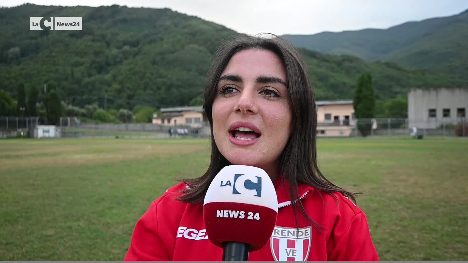 Quando il preparatore atletico è donna, Martina fa correre il Ve Rende: «Cresciuta a pane e calcio» | VIDEO