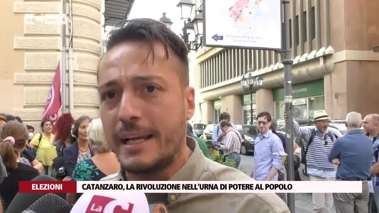 Catanzaro, la rivoluzione nell'urna di Potere al popolo