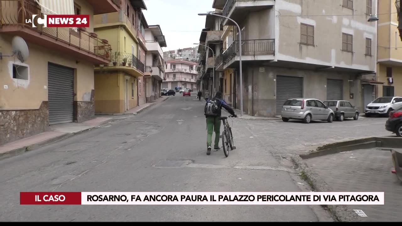 Rosarno, fa ancora paura il palazzo pericolante di via Pitagora
