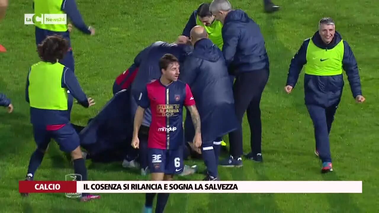 Il Cosenza si rilancia e sogna la salvezza