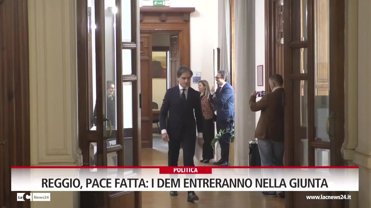 Reggio, pace fatta: i dem entreranno nella giunta