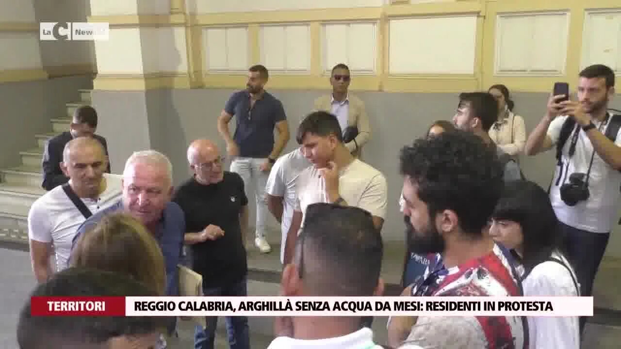 Reggio Calabria, Arghillà senza acqua da mesi: residenti in protesta