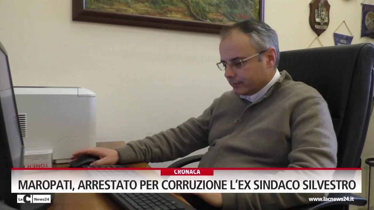 Maropati, arrestato per corruzione l’ex sindaco Silvestro