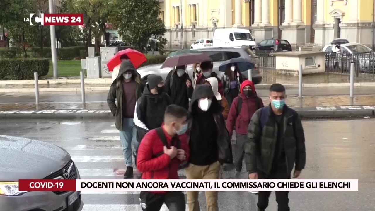 Personale scolastico non ancora vaccinato: Figliuolo chiede gli elenchi e si pensa di imporre l’obbligo