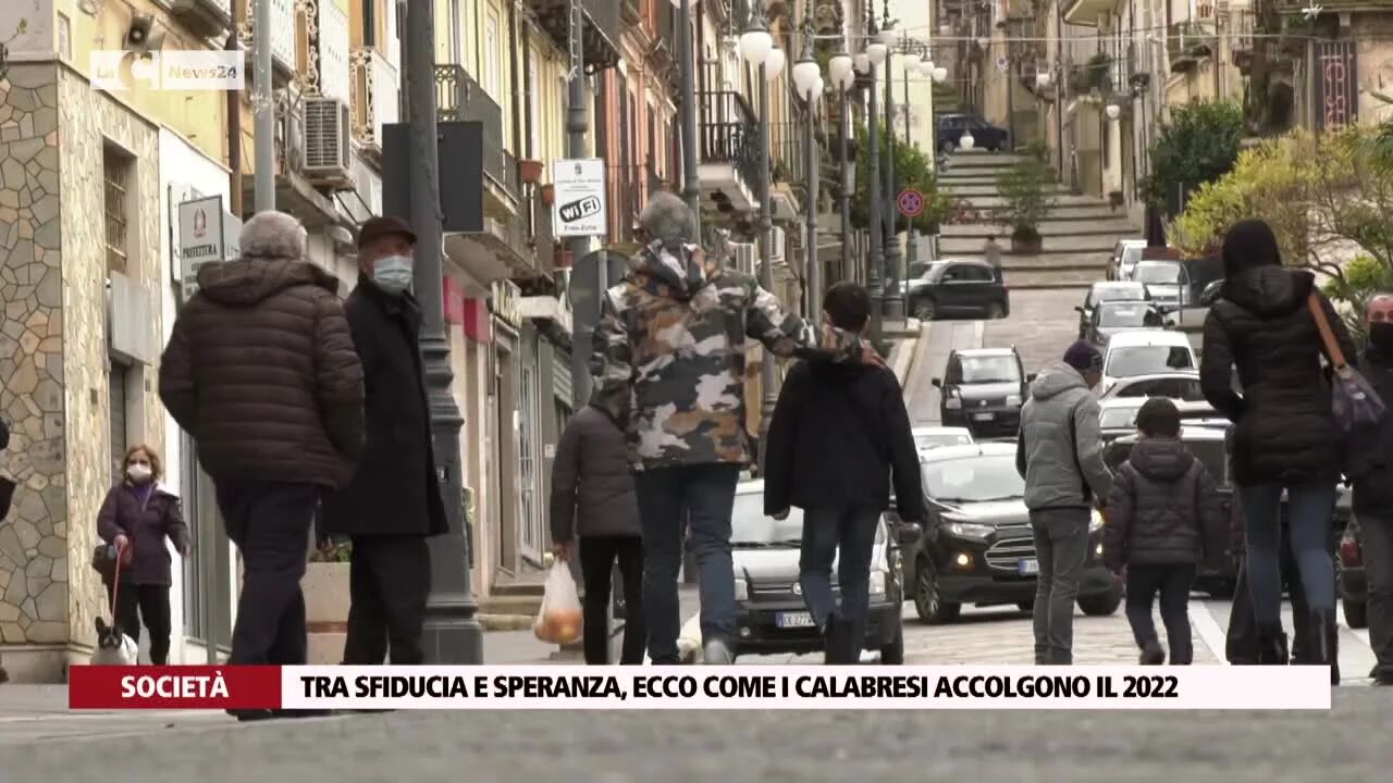 Tra sfiducia e speranza, ecco come i calabresi accolgono il 2022