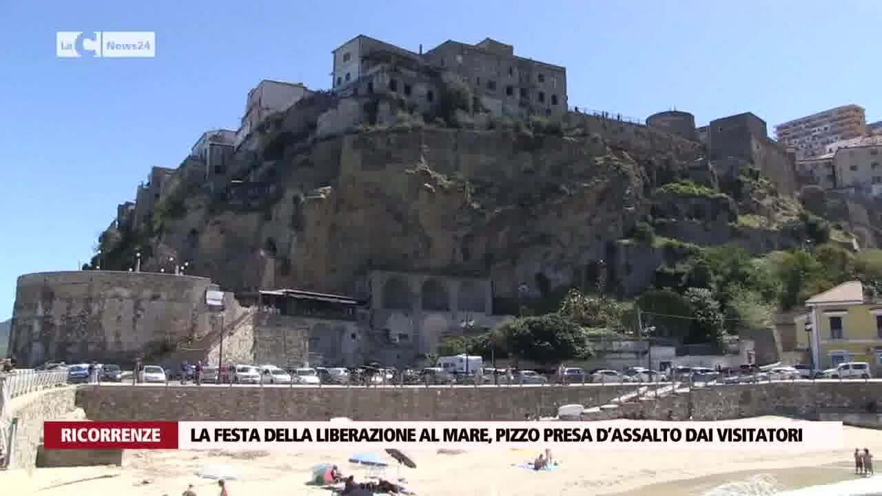 La festa della liberazione al mare, Pizzo presa d’assalto dai visitatori