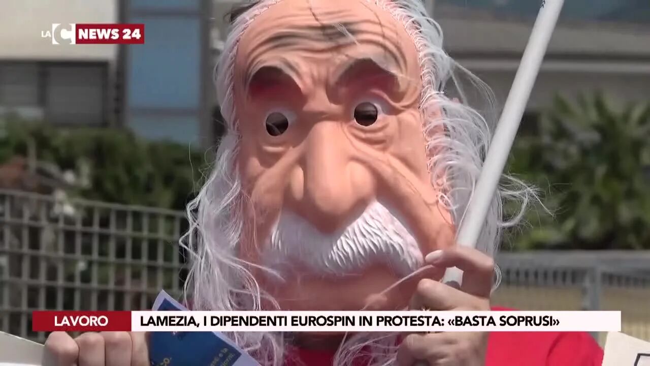 Lamezia, i dipendenti Eurospin in protesta: «Basta soprusi»