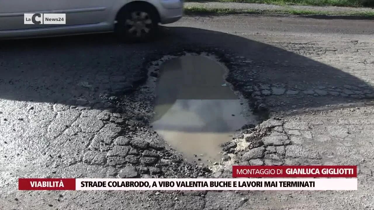Strade colabrodo, a Vibo Valentia buche e lavori mai terminati