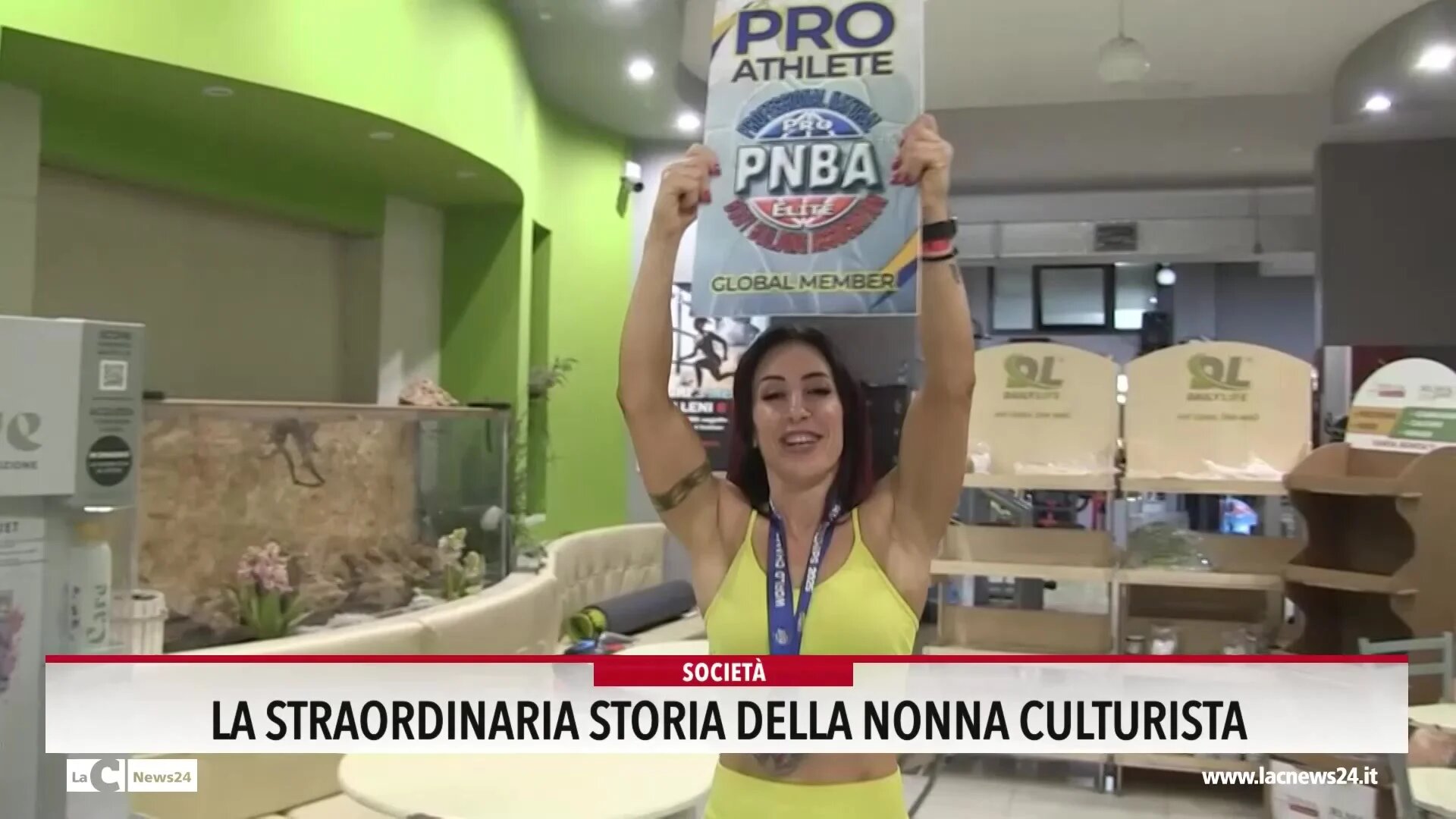 Nonna, vicesindaco di San Gregorio e campionessa mondiale di culturismo, la straordinaria storia di Sara Suriano: «Ho trasformato il dolore in energia» - VIDEO