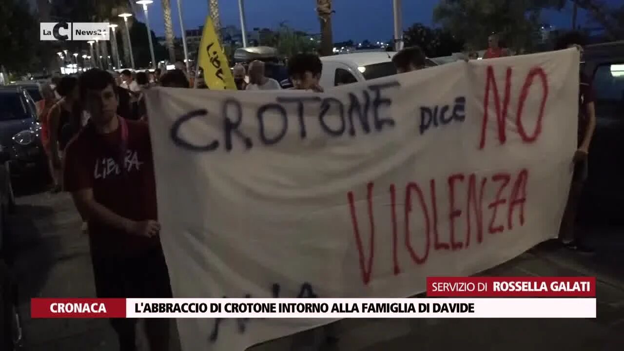 L'abbraccio di Crotone intorno alla famiglia di Davide