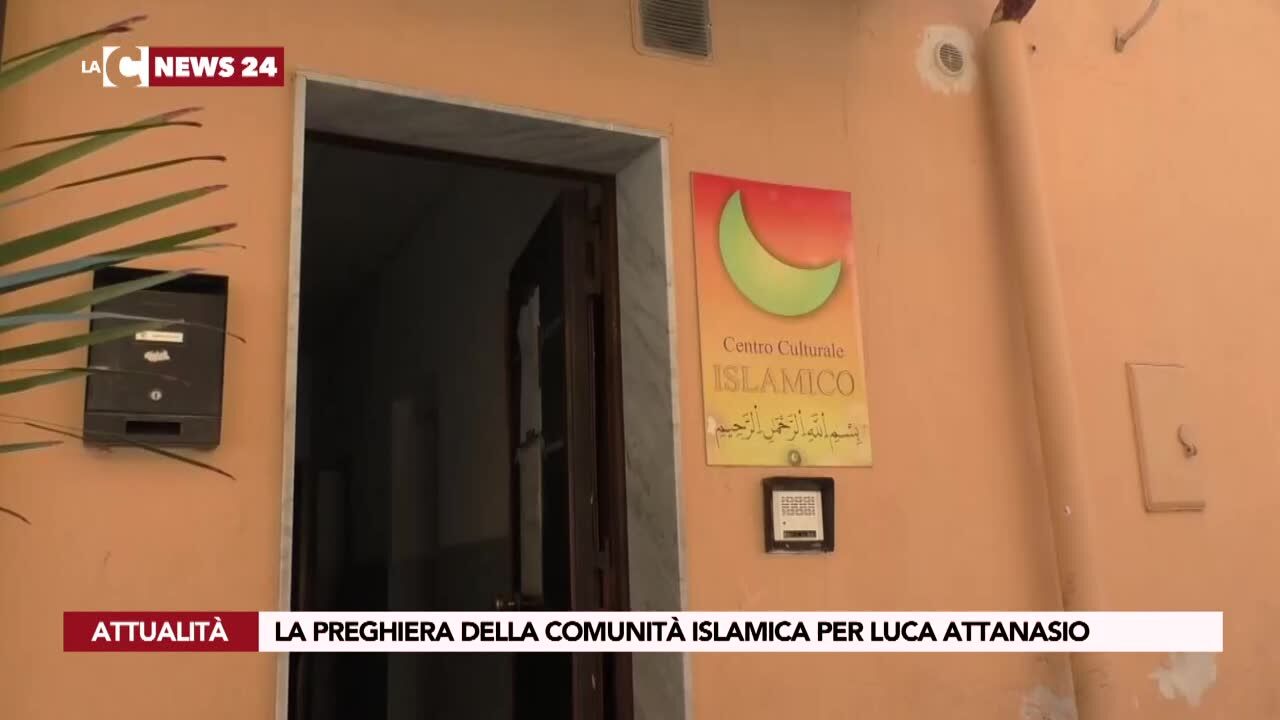 La preghiera della comunità islamica per Luca Attanasio