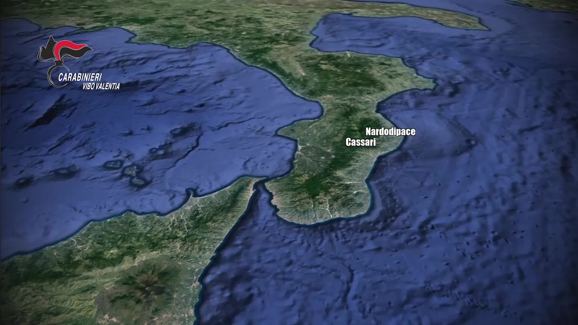Rifiuti gettati alla rinfusa all’interno delle isole ecologiche, nel Vibonese sequestri e una denuncia