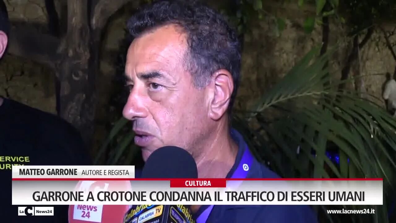 Garrone a Crotone condanna il traffico di esseri umani
