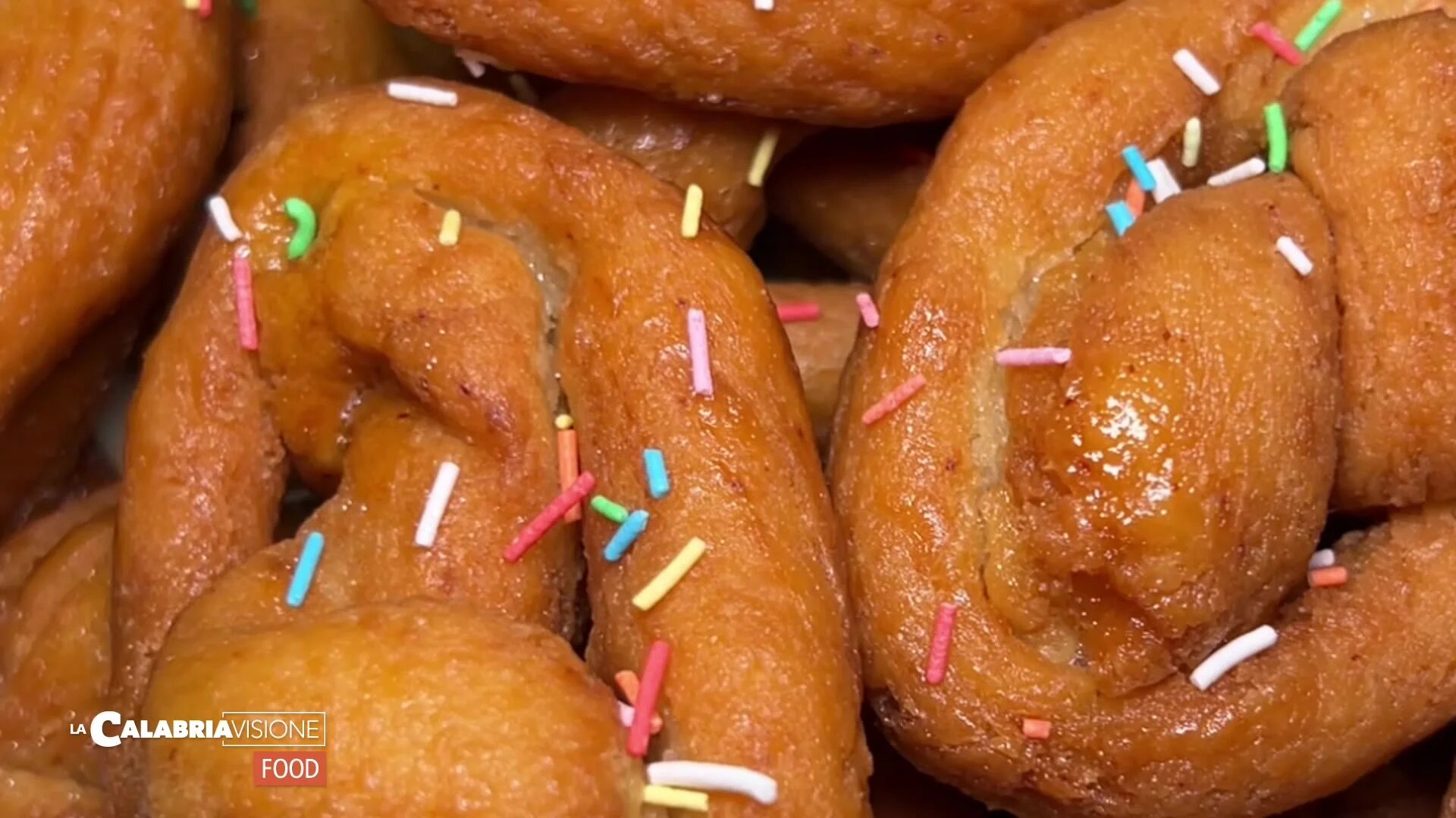 Gli “scaliddri”, ecco la ricetta dei dolci tipici della tradizione calabrese