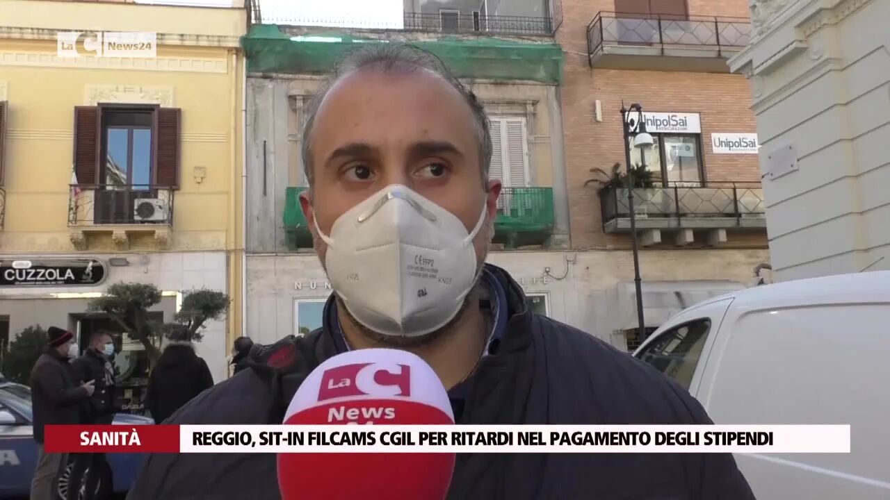 Reggio, sit-in Filcams Cgil per ritardi nel pagamento degli stipendi