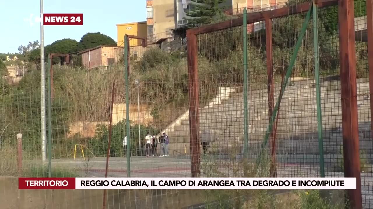Reggio Calabria, il campo di Arangea tra degrado e incompiute