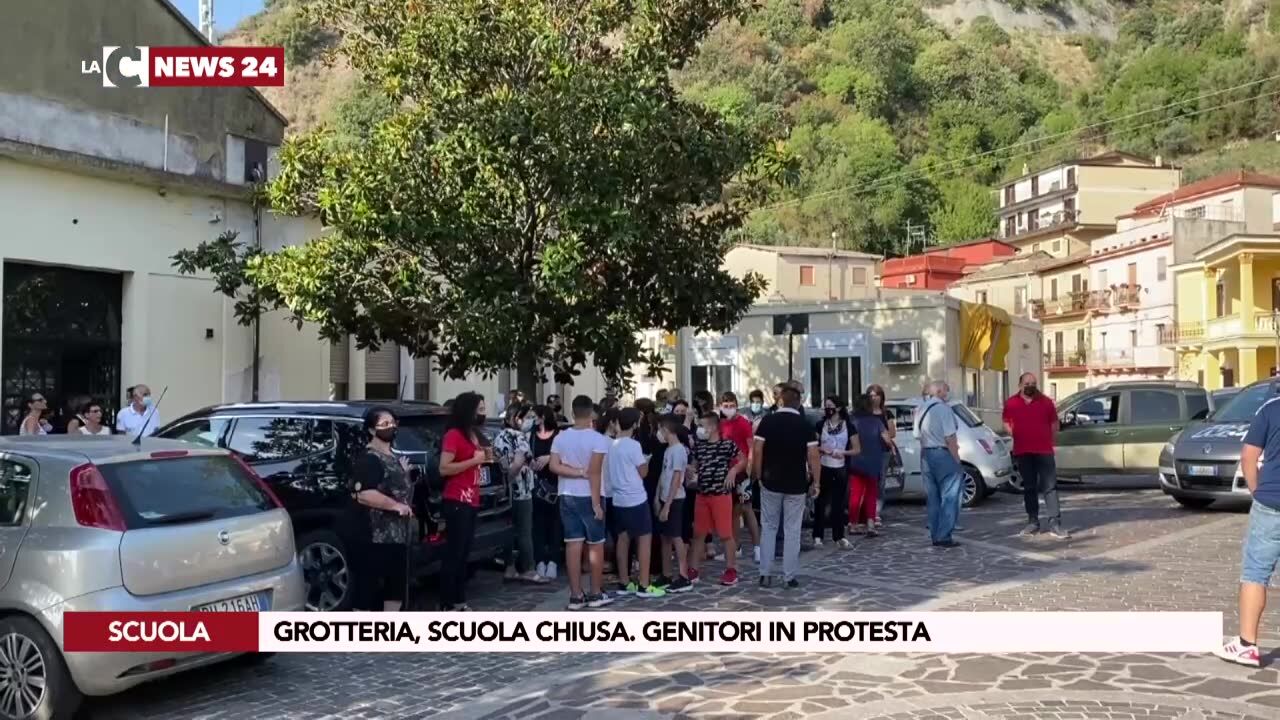 Grotteria, scuola chiusa. Genitori in protesta