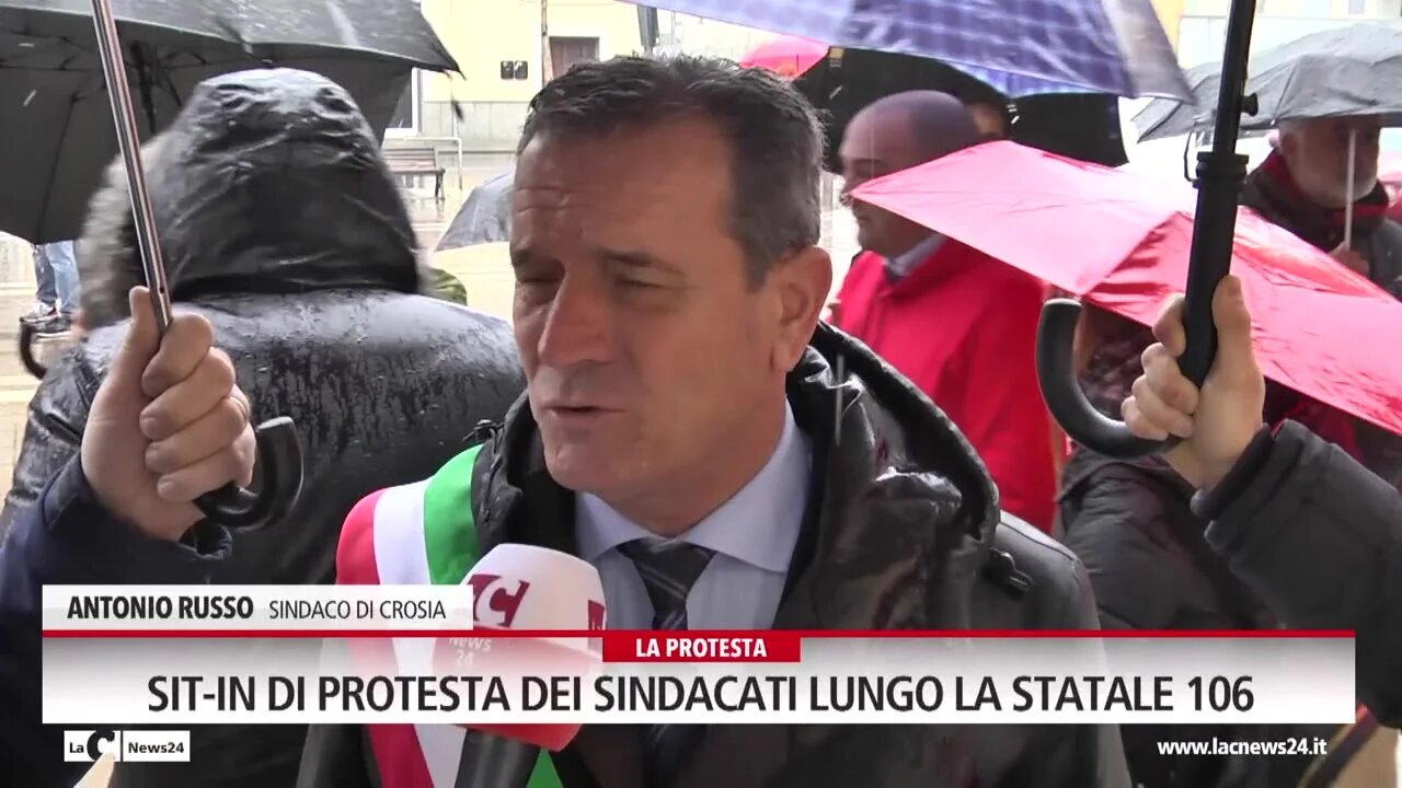 Sit-in di protesta dei sindacati lungo la statale 106