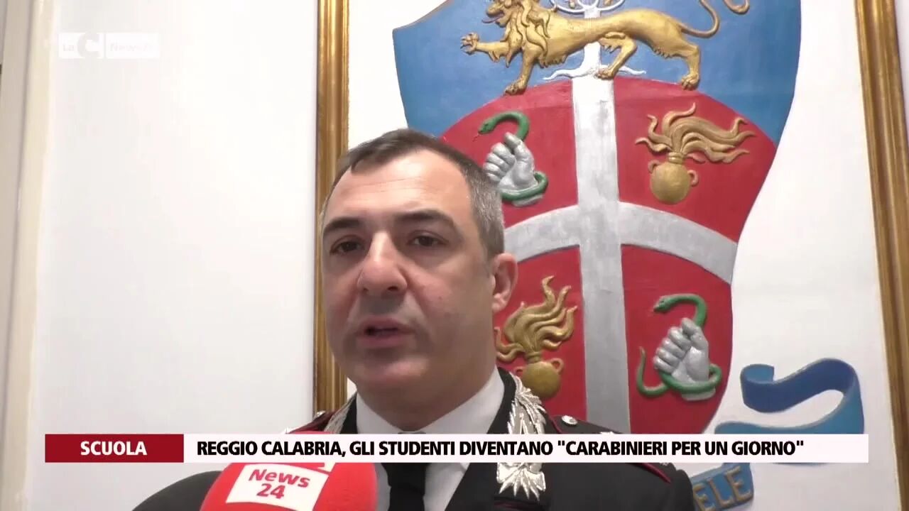 Reggio Calabria, gli studenti diventano "carabinieri per un giorno" 