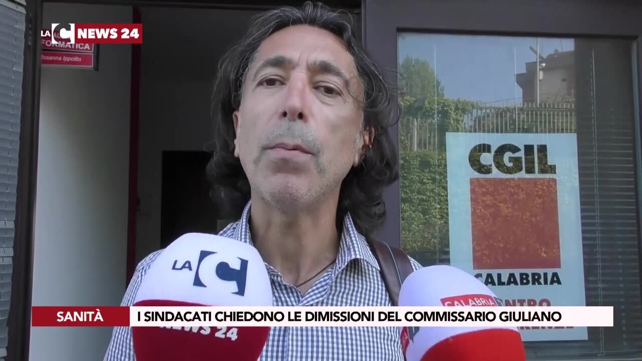 I sindacati chiedono le dimissioni del commissario Giuliano