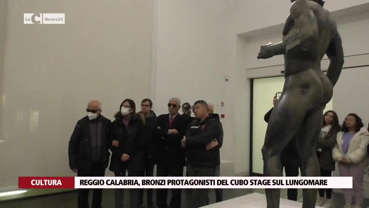 Reggio Calabria, bronzi protagonisti del Cubo stage sul lungomare