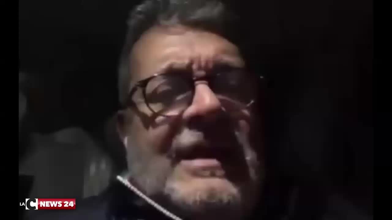 Il vero Spirlì oltre ogni parodia: nel video sui bandi divaga su pipi e patate