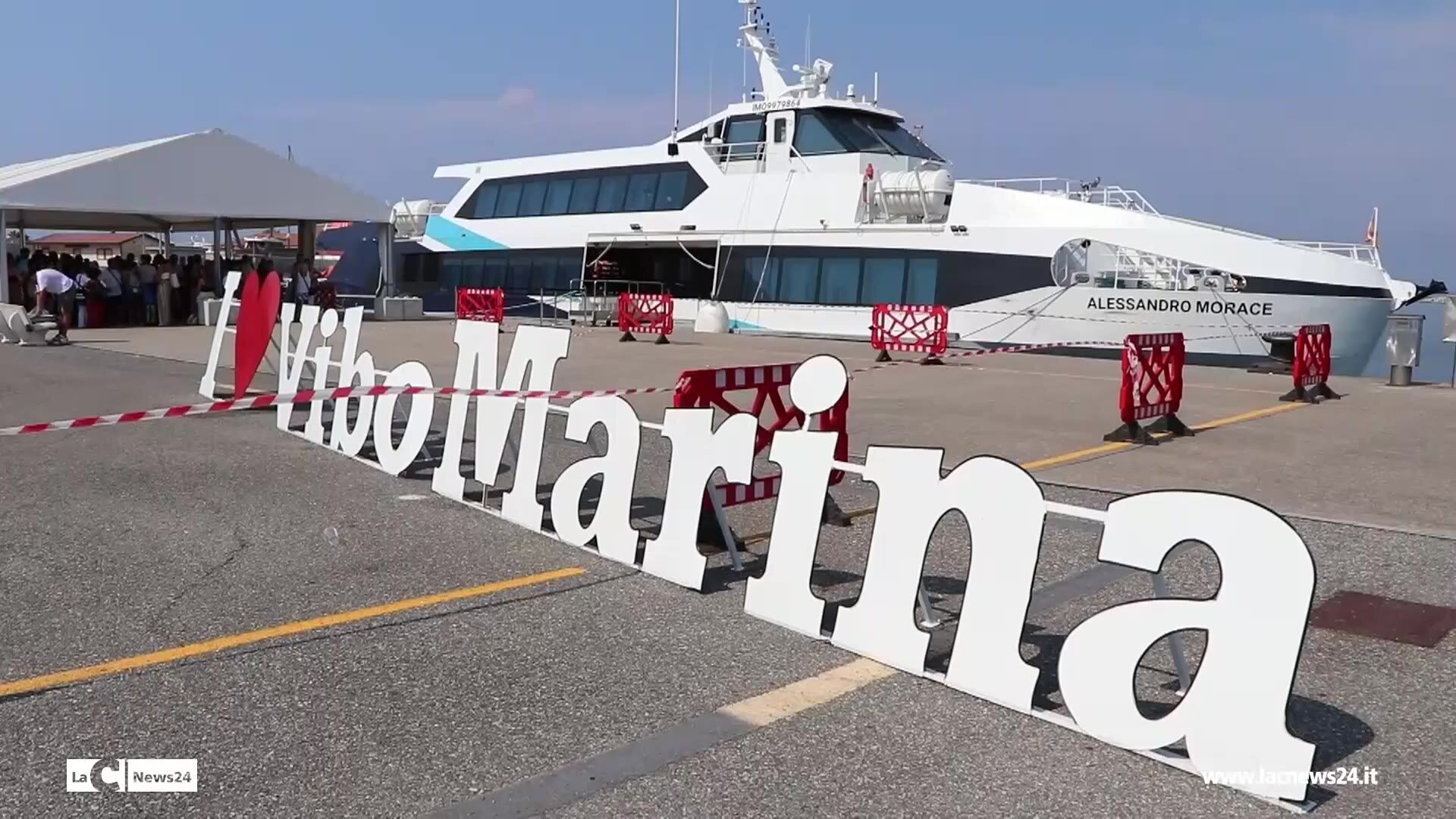 Per le Eolie aliscafi sempre pieni ma Vibo Marina per il turismo resta un'occasione persa: pochi posti letto e nessuna visione di sviluppo - VIDEO