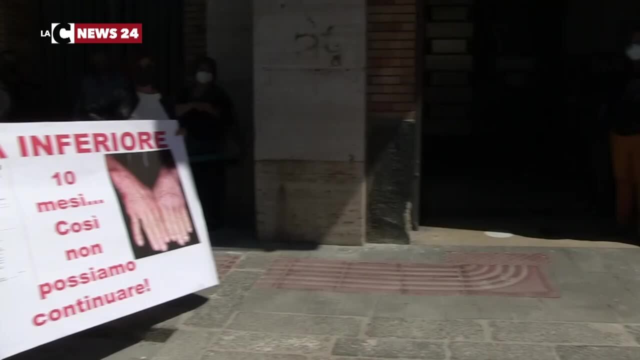 Vibo, acqua sporca dai rubinetti: protestano i cittadini