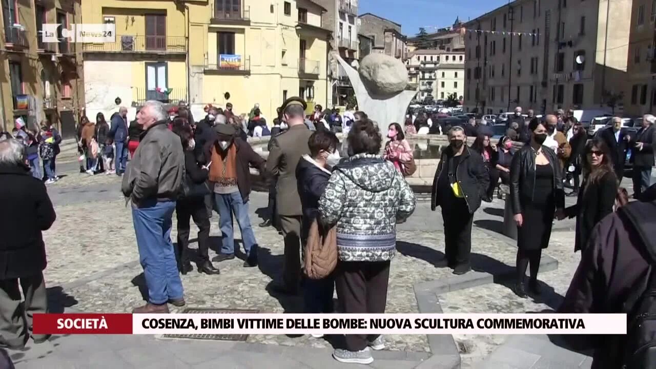 Cosenza, bimbi vittime delle bombe: nuova scultura commemorativa