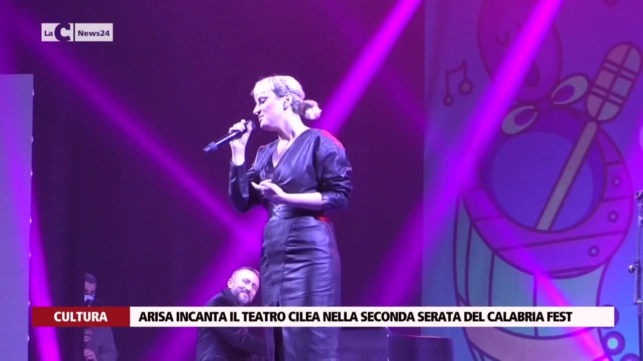 Arisa incanta il Teatro Cilea nella seconda serata del Calabria Fest