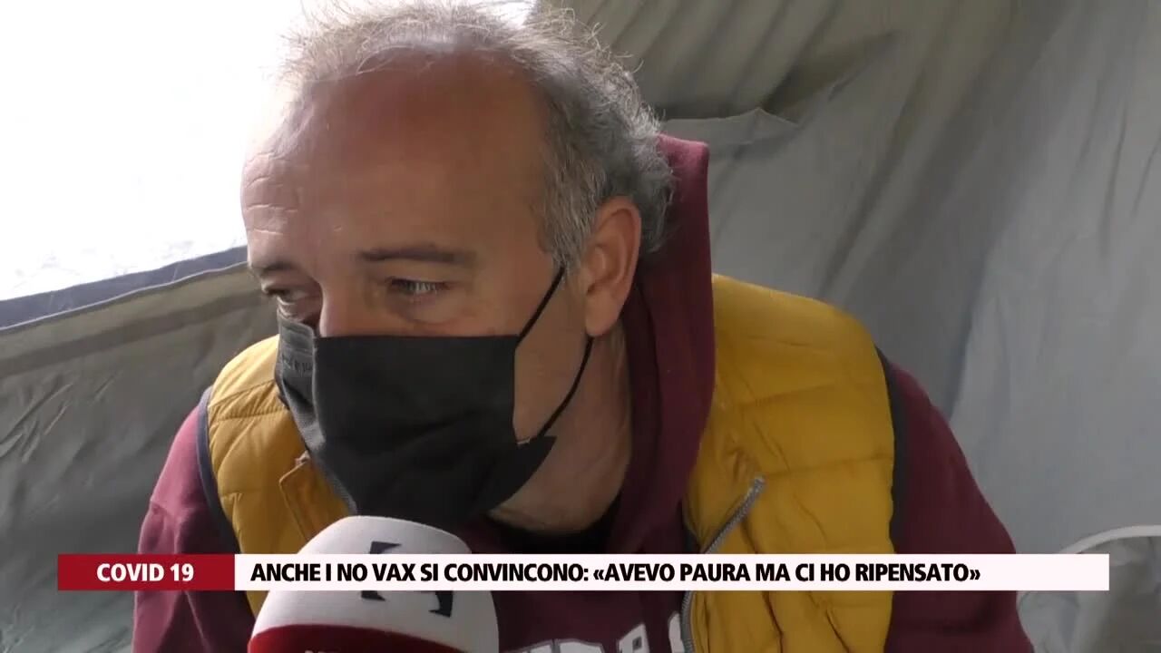 Anche i no Vax si convincono: «Avevo paura ma ci ho ripensato»
