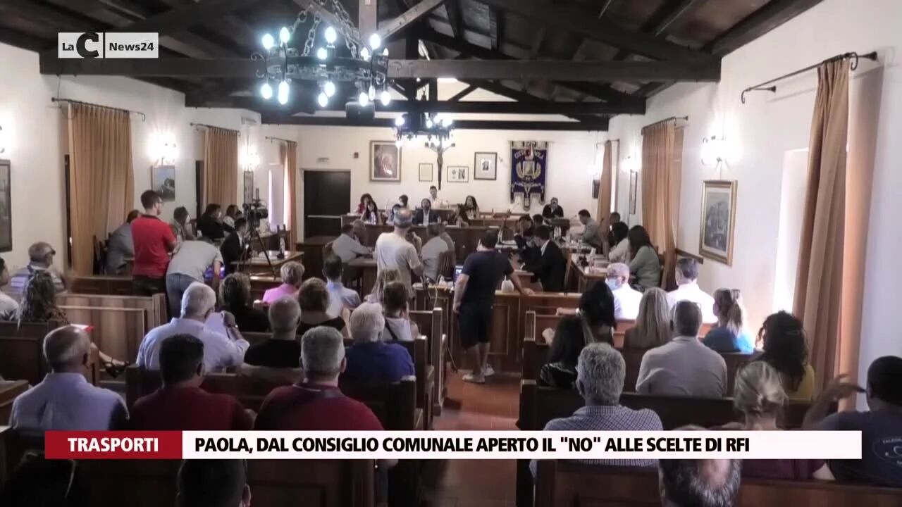 Paola, dal consiglio comunale aperto il "no" alle scelte di Rfi