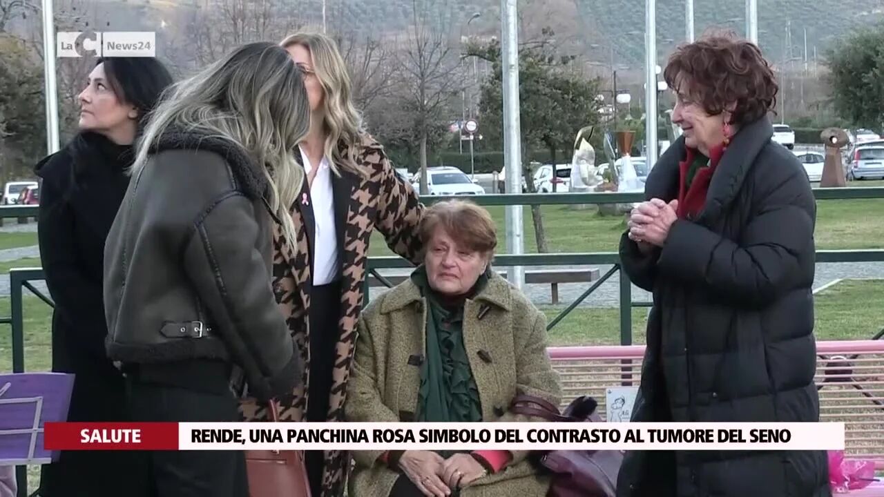 Rende, una panchina rosa simbolo del contrasto al tumore del seno