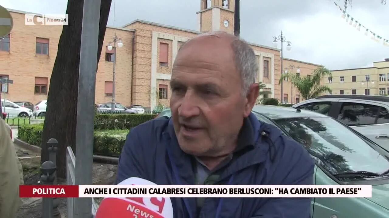Anche i cittadini calabresi celebrano Berlusconi: ha cambiato il paese