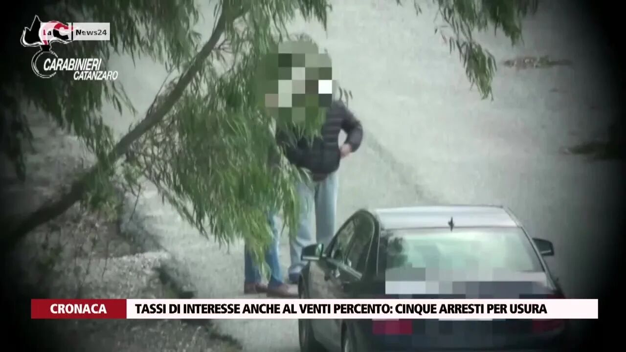 Tassi di interesse anche al venti per cento: cinque arresti per usura