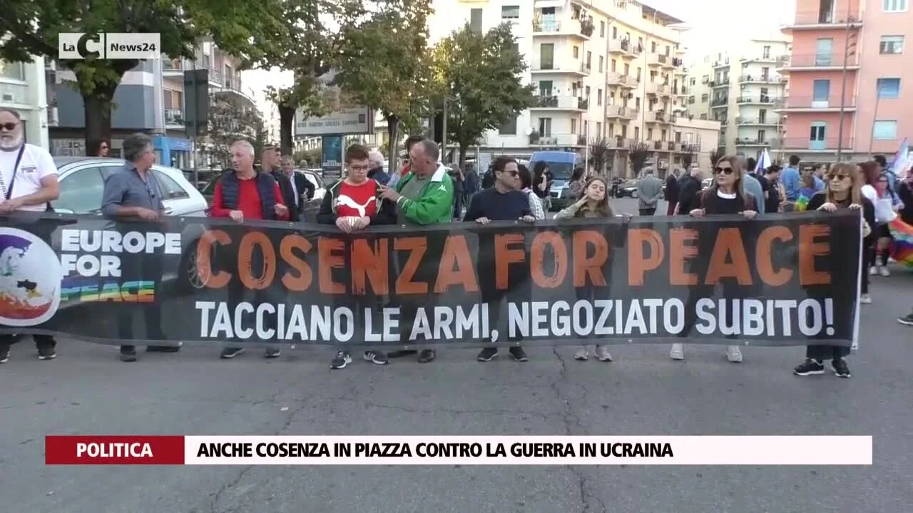 Anche Cosenza in piazza contro la guerra in Ucraina
