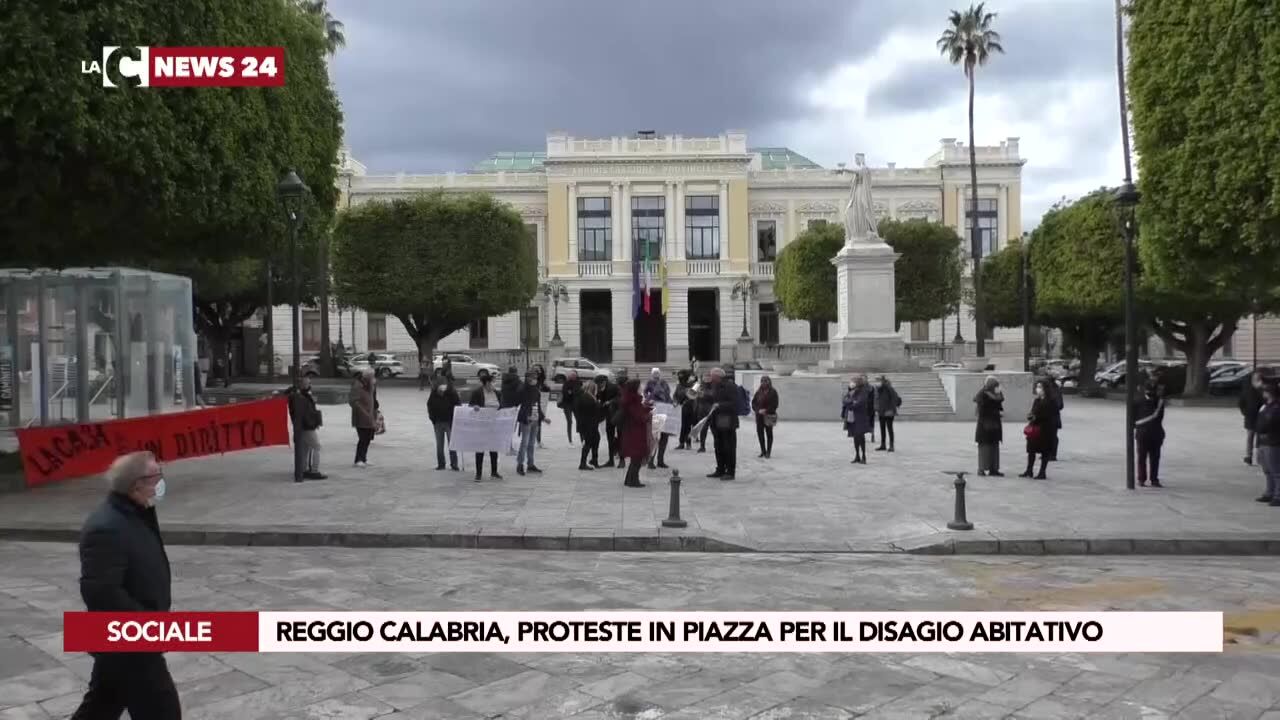 Reggio Calabria, proteste in piazza per il disagio abitativo