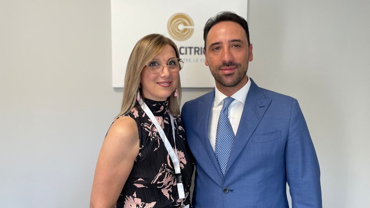 Più leggere della malattia: Ali Rosa e la bellezza ritrovata delle pazienti oncologiche | VIDEO