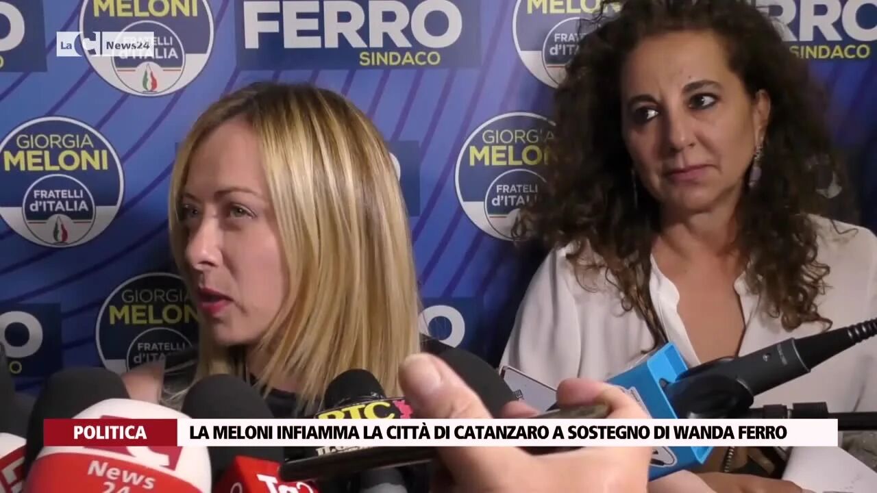 La Meloni infiamma la città di Catanzaro a sostegno di Wanda Ferro