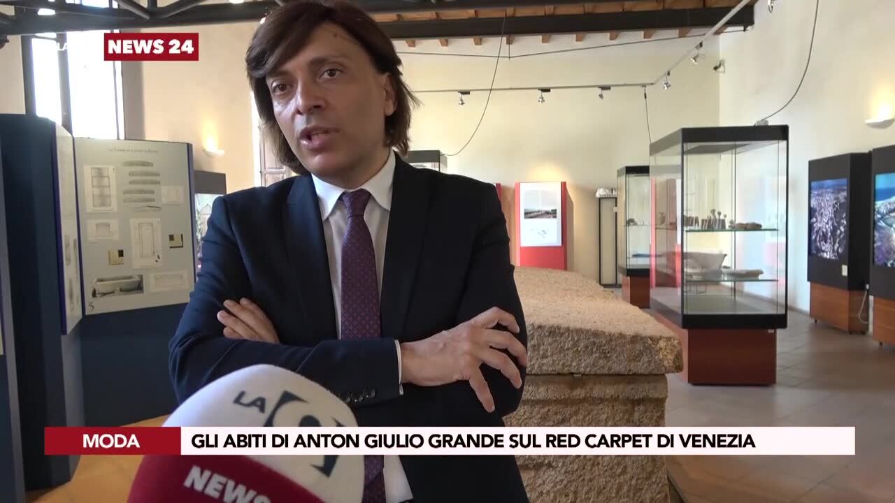 Gli abiti di Anton Giulio Grande sul red carpet di Venezia