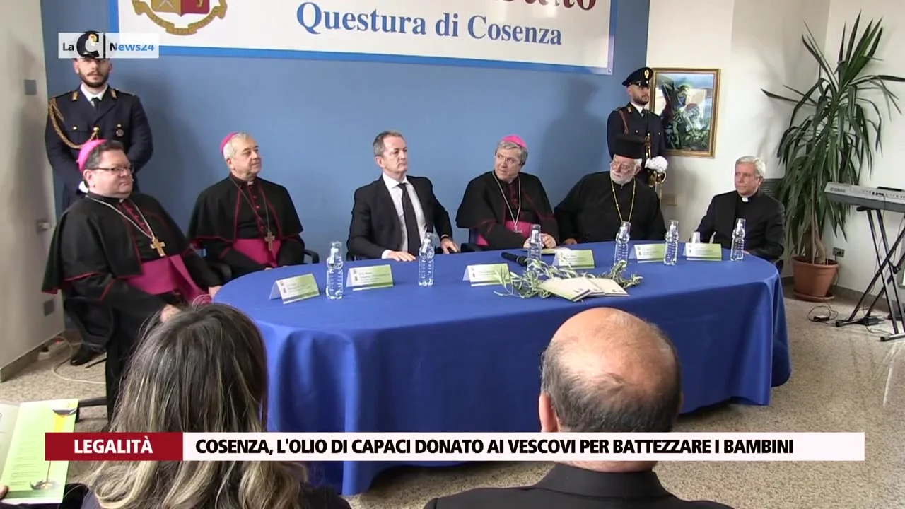 Consegnato l'olio di Capaci ai vescovi delle cinque diocesi della Provincia  - Calabria Diretta News
