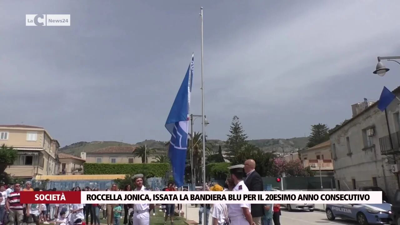 Roccella Jonica, issata la Bandiera Blu per il 20esimo anno consecutivo