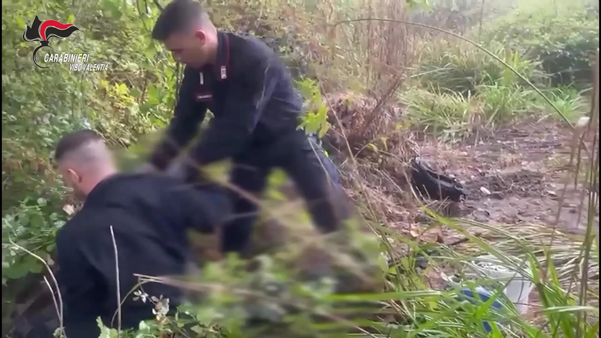 Scoperti tre arsenali clandestini nel Vibonese