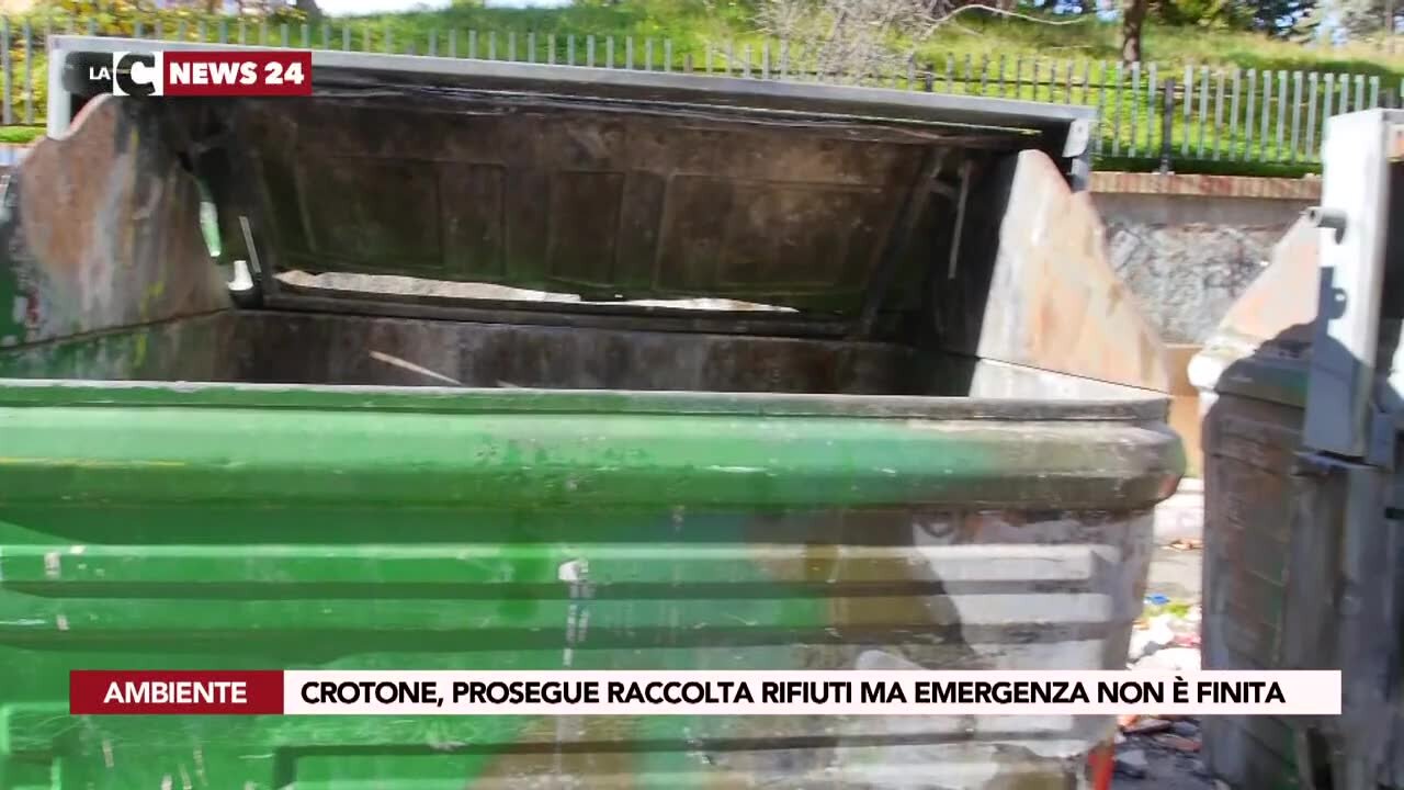 Crotone, prosegue raccolta rifiuti ma emergenza non è finita