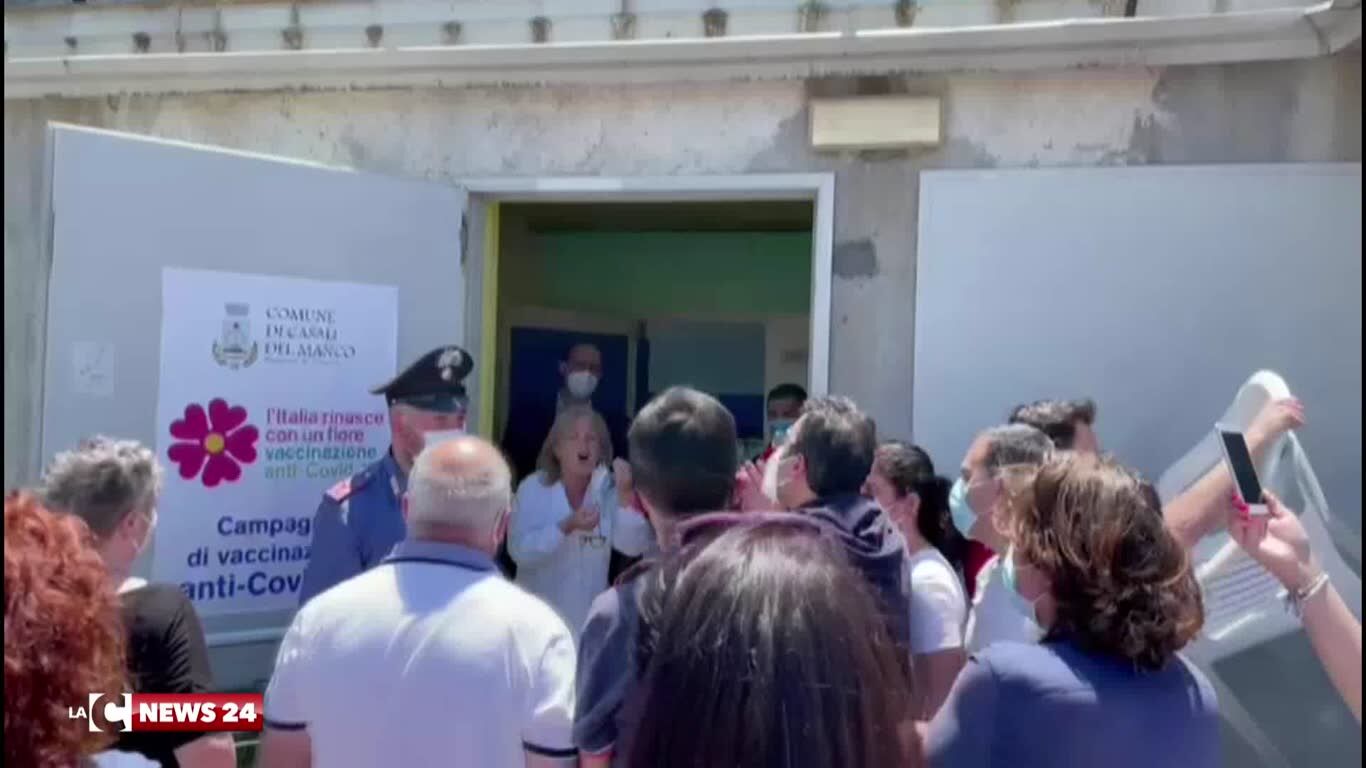 Caos al centro vaccini di Casali del Manco