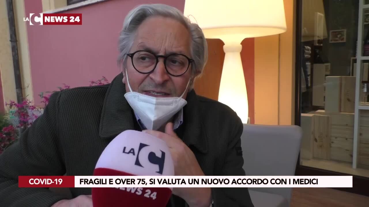Vaccino fragili e over 75, si valuta un nuovo accordo con i medici