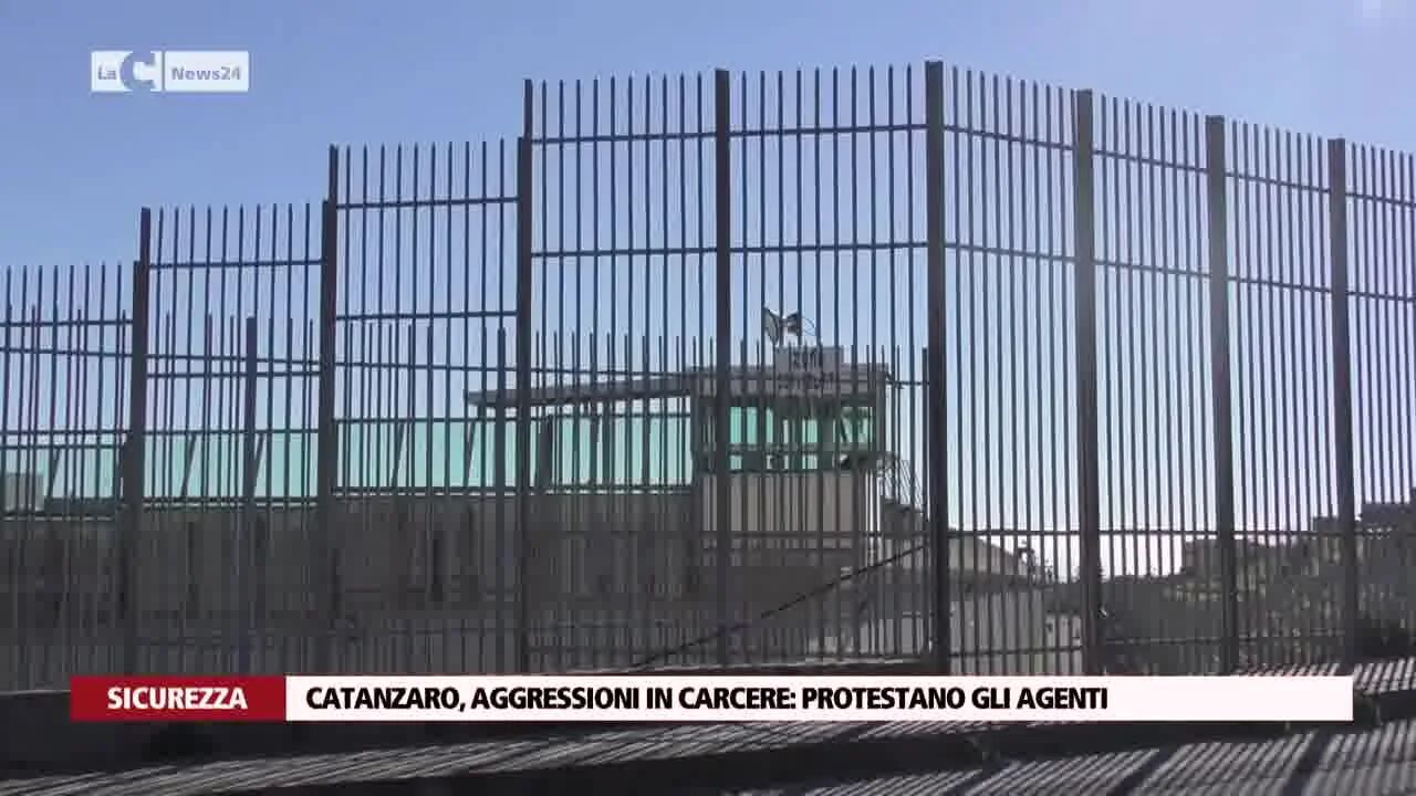 Catanzaro, aggressioni in carcere protestano gli agenti